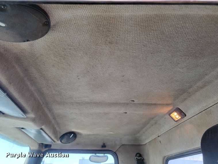 image for item ME9683 1999 Kenworth T300  truck cab and chassis