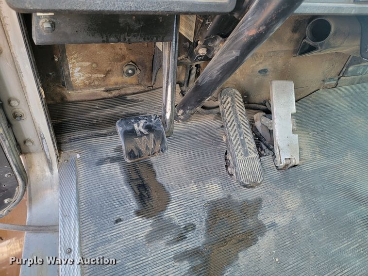 image for item ME9683 1999 Kenworth T300  truck cab and chassis