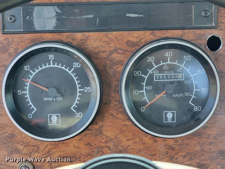 image for item ME9683 1999 Kenworth T300  truck cab and chassis