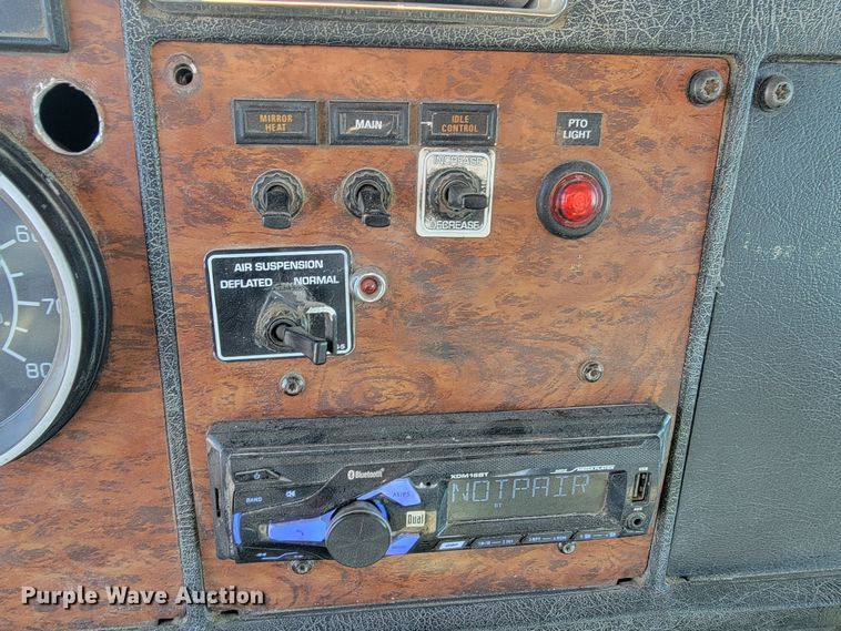 image for item ME9683 1999 Kenworth T300  truck cab and chassis