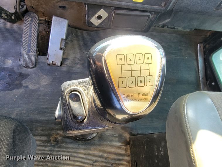 image for item ME9683 1999 Kenworth T300  truck cab and chassis