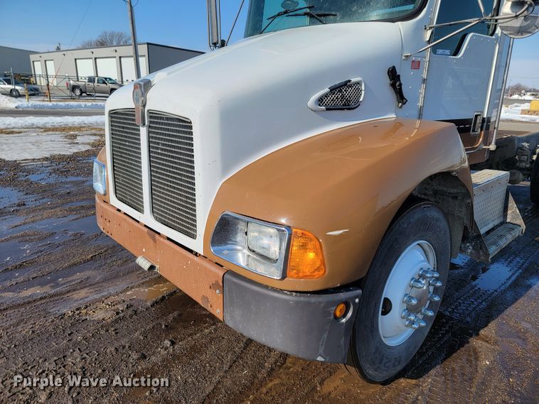 image for item ME9683 1999 Kenworth T300  truck cab and chassis