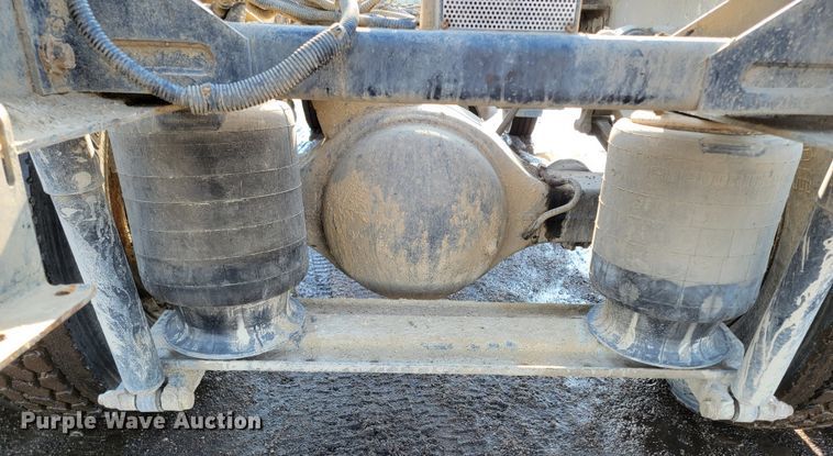 image for item ME9683 1999 Kenworth T300  truck cab and chassis