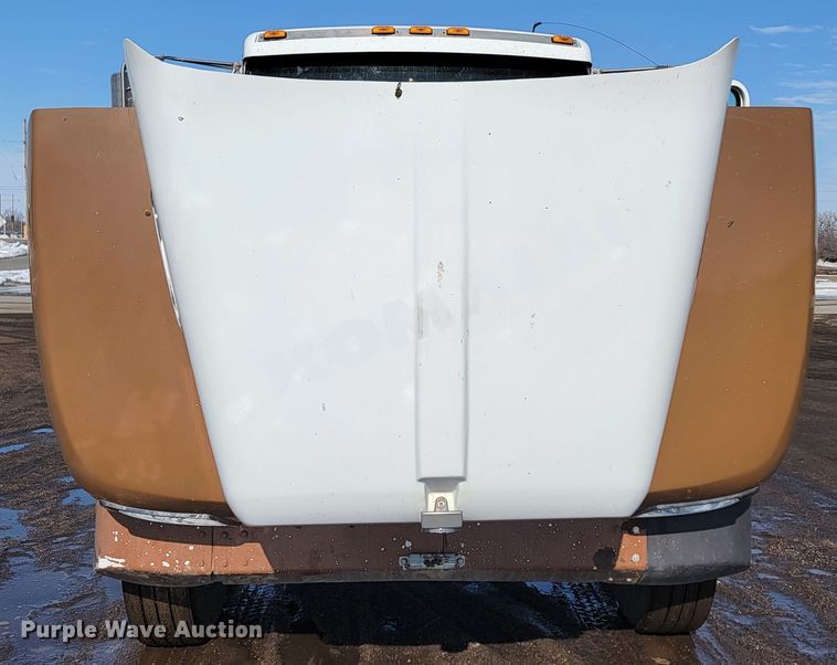 image for item ME9683 1999 Kenworth T300  truck cab and chassis