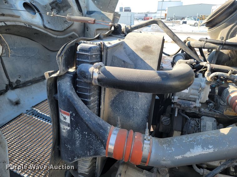 image for item ME9683 1999 Kenworth T300  truck cab and chassis