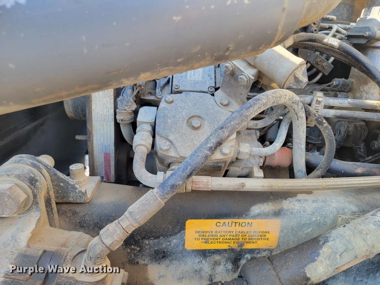 image for item ME9683 1999 Kenworth T300  truck cab and chassis