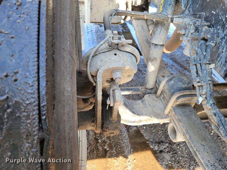 image for item ME9683 1999 Kenworth T300  truck cab and chassis