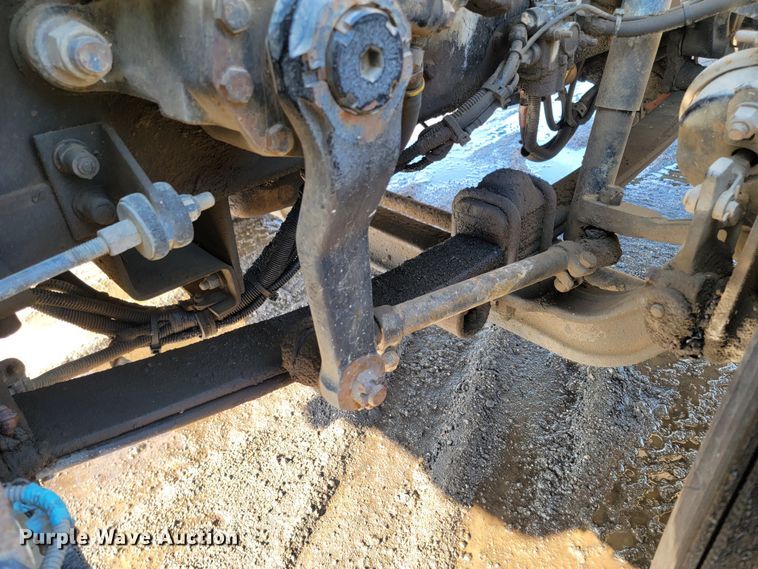 image for item ME9683 1999 Kenworth T300  truck cab and chassis