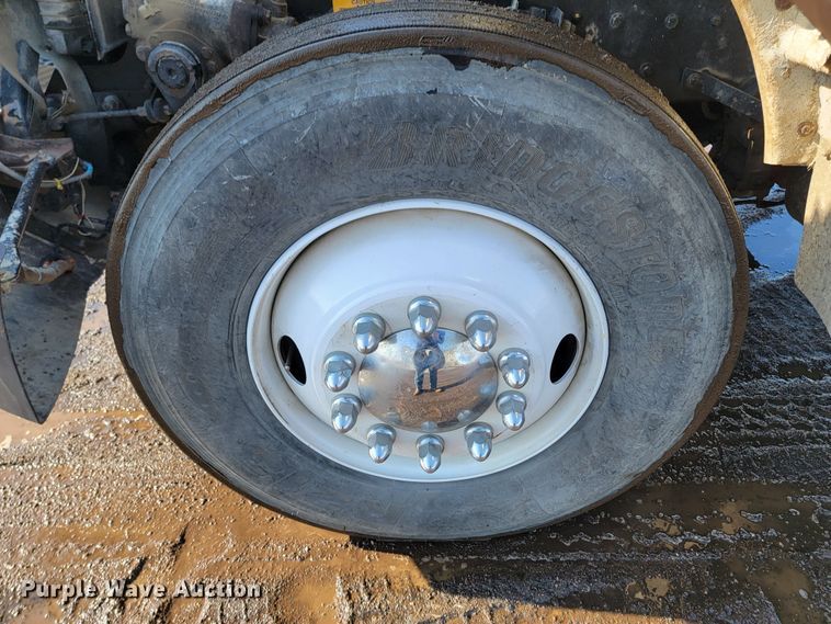 image for item ME9683 1999 Kenworth T300  truck cab and chassis