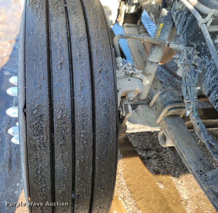 image for item ME9683 1999 Kenworth T300  truck cab and chassis