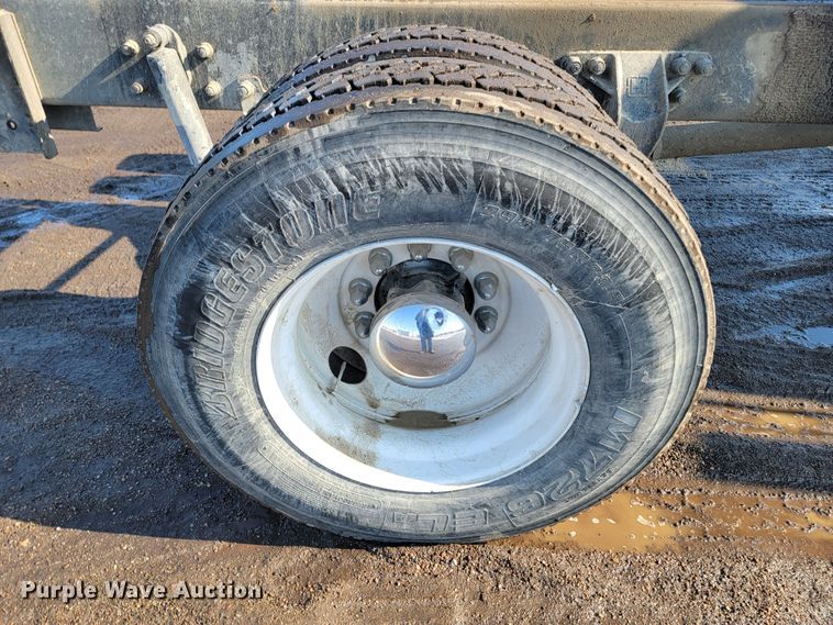 image for item ME9683 1999 Kenworth T300  truck cab and chassis