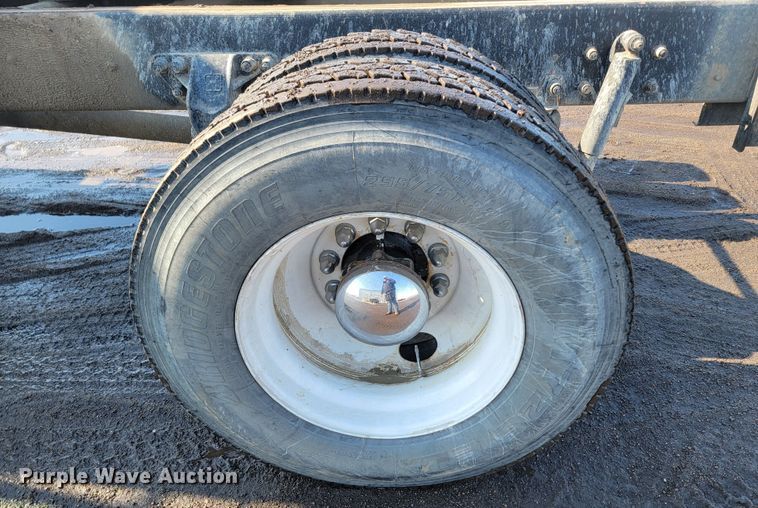 image for item ME9683 1999 Kenworth T300  truck cab and chassis