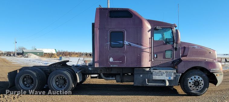 image for item ME9685 2007 Kenworth T600  semi truck