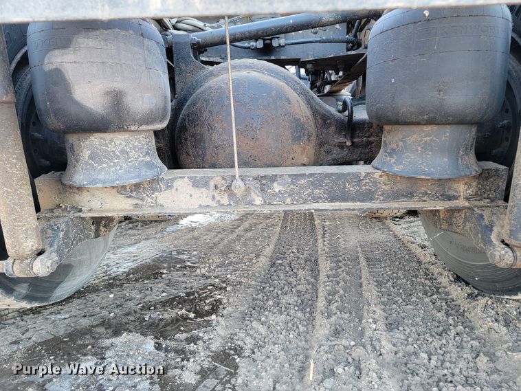 image for item ME9685 2007 Kenworth T600  semi truck