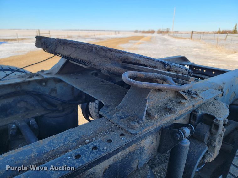 image for item ME9685 2007 Kenworth T600  semi truck