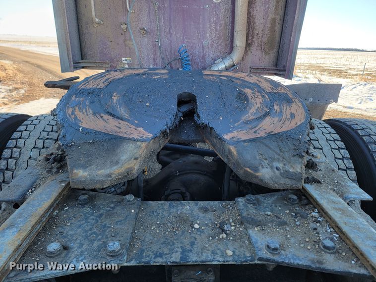 image for item ME9685 2007 Kenworth T600  semi truck