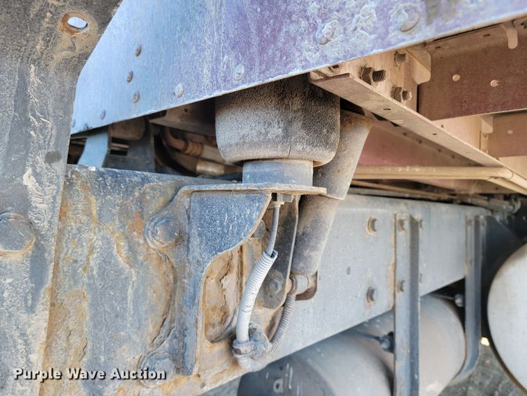 image for item ME9685 2007 Kenworth T600  semi truck