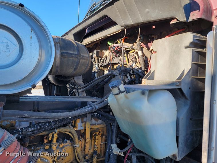 image for item ME9685 2007 Kenworth T600  semi truck