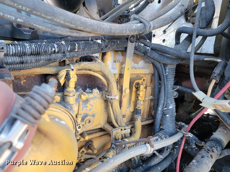 image for item ME9685 2007 Kenworth T600  semi truck