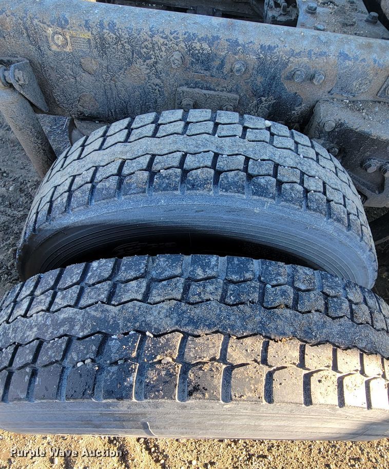 image for item ME9685 2007 Kenworth T600  semi truck