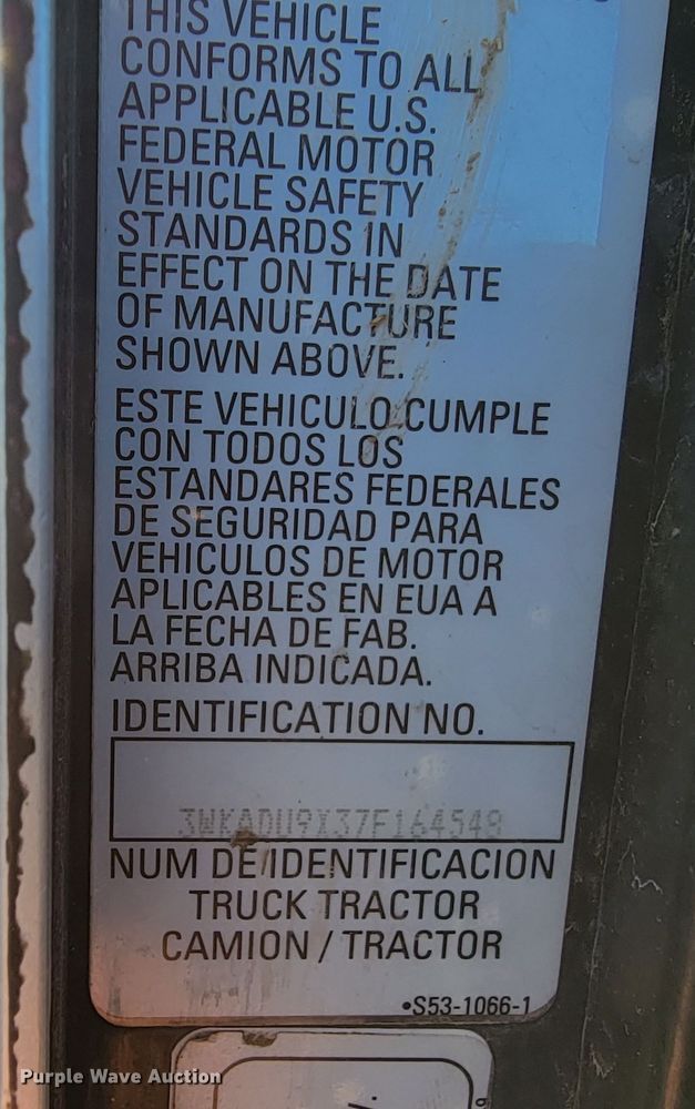 image for item ME9685 2007 Kenworth T600  semi truck