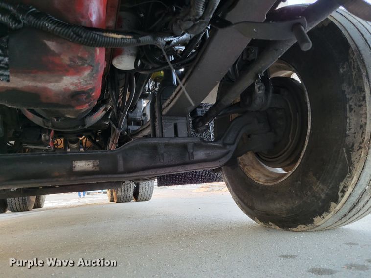 image for item MH9235 2011 Kenworth T800 semi truck