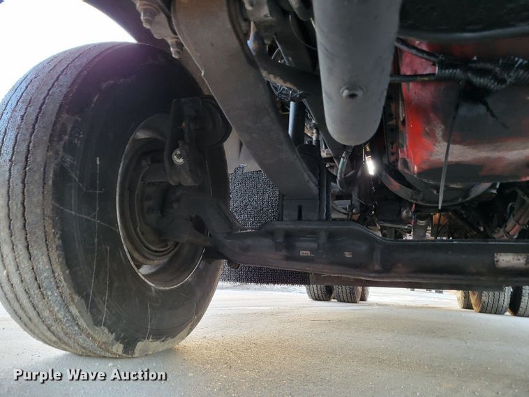 image for item MH9235 2011 Kenworth T800 semi truck