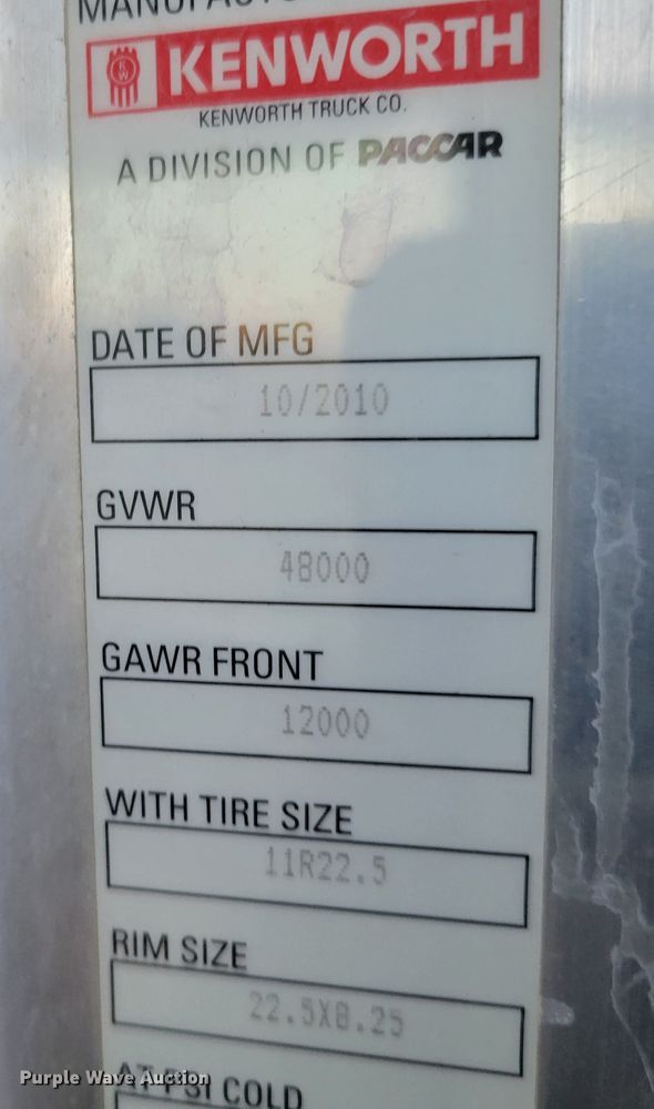 image for item MH9235 2011 Kenworth T800 semi truck