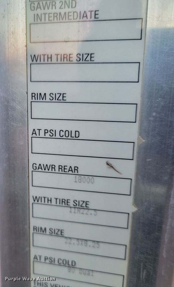 image for item MH9235 2011 Kenworth T800 semi truck