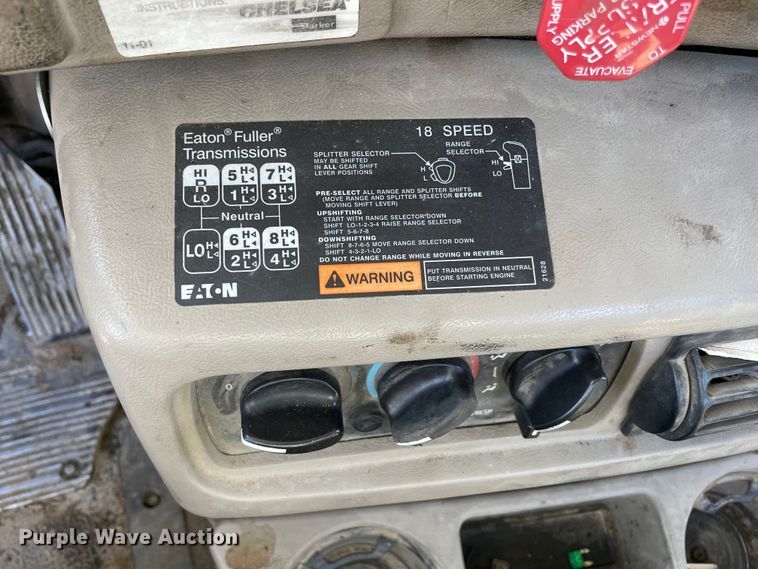 image for item MI9782 2007 Mack CHN613  semi truck