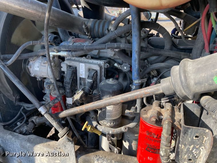 image for item MI9782 2007 Mack CHN613  semi truck