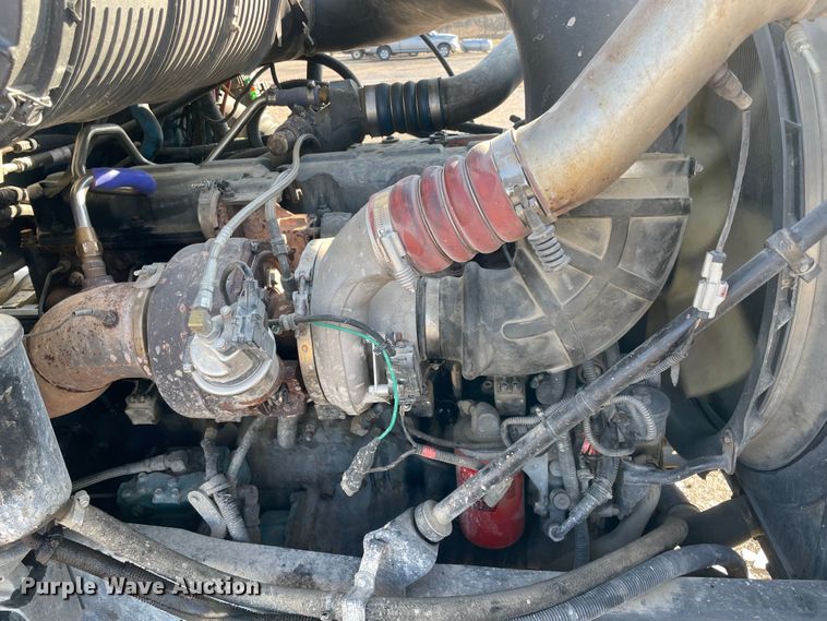 image for item MI9782 2007 Mack CHN613  semi truck