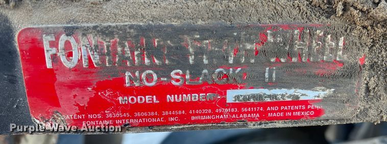 image for item MM9049 2004 International 8600  semi truck