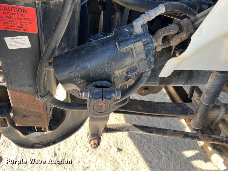 image for item MM9049 2004 International 8600  semi truck