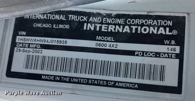 image for item MM9049 2004 International 8600  semi truck