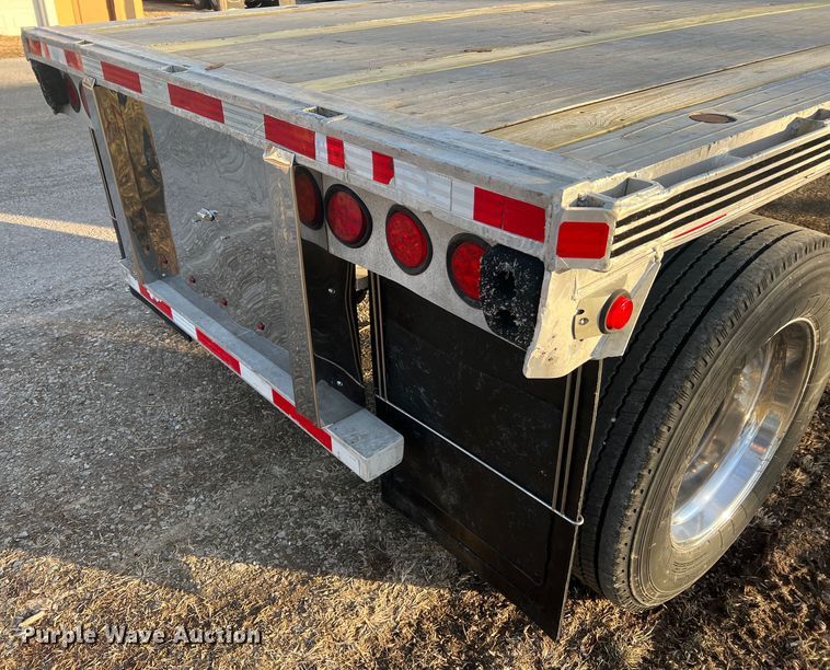 image for item MM9071 1995 Benson AF4810250  flatbed trailer