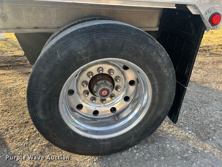 image for item MM9071 1995 Benson AF4810250  flatbed trailer