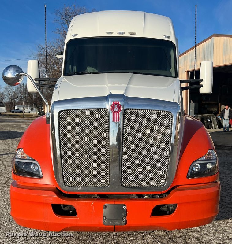 image for item MM9072 2015 Kenworth T680  semi truck