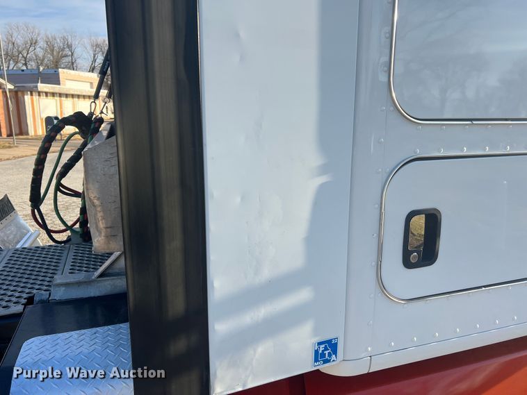 image for item MM9072 2015 Kenworth T680  semi truck