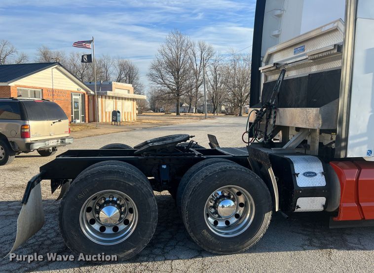 image for item MM9072 2015 Kenworth T680  semi truck