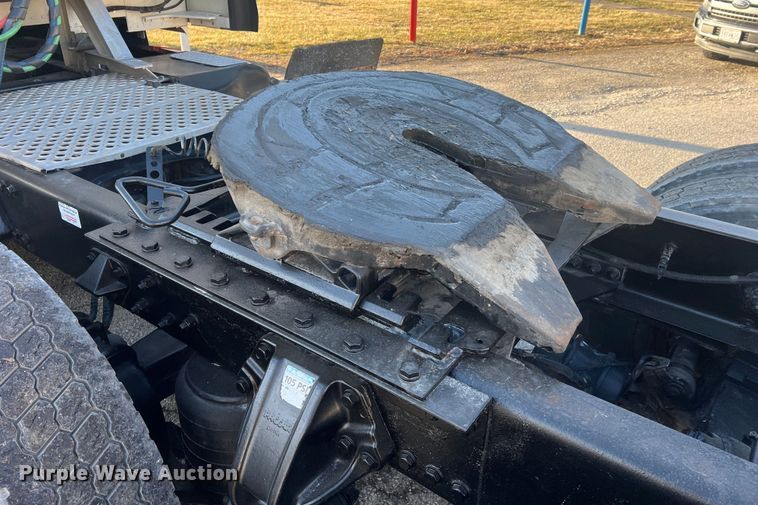 image for item MM9072 2015 Kenworth T680  semi truck