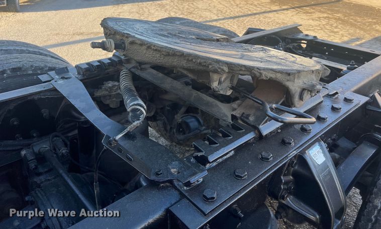 image for item MM9072 2015 Kenworth T680  semi truck