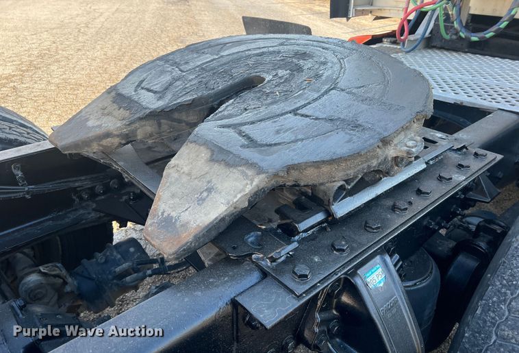 image for item MM9072 2015 Kenworth T680  semi truck