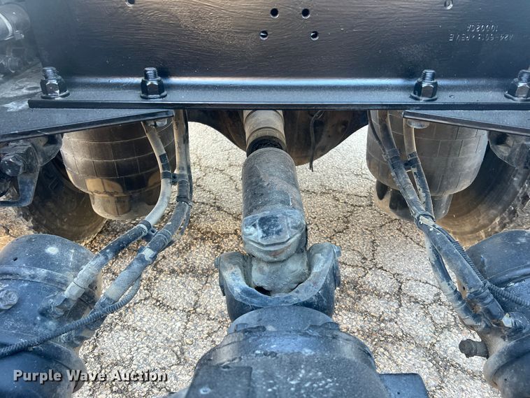 image for item MM9072 2015 Kenworth T680  semi truck