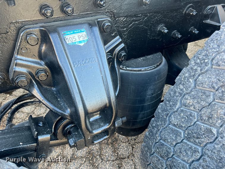 image for item MM9072 2015 Kenworth T680  semi truck