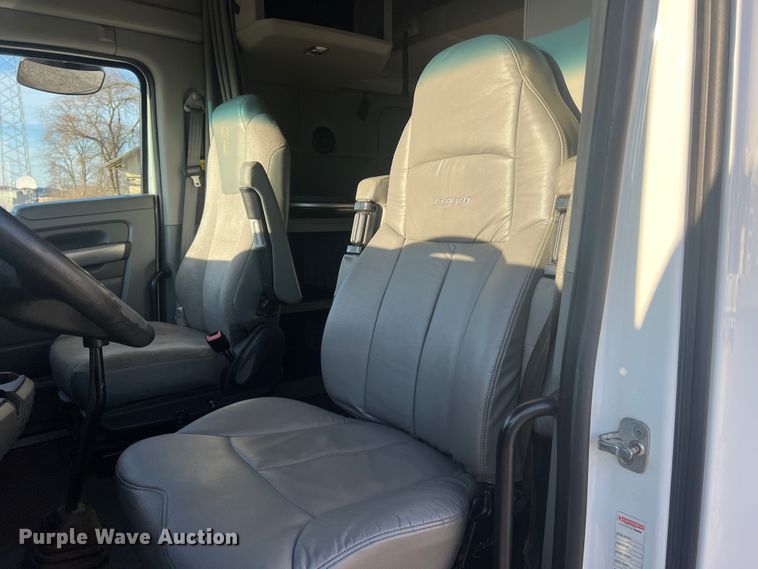 image for item MM9072 2015 Kenworth T680  semi truck