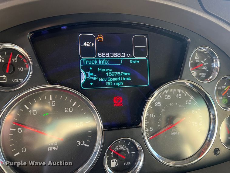 image for item MM9072 2015 Kenworth T680  semi truck