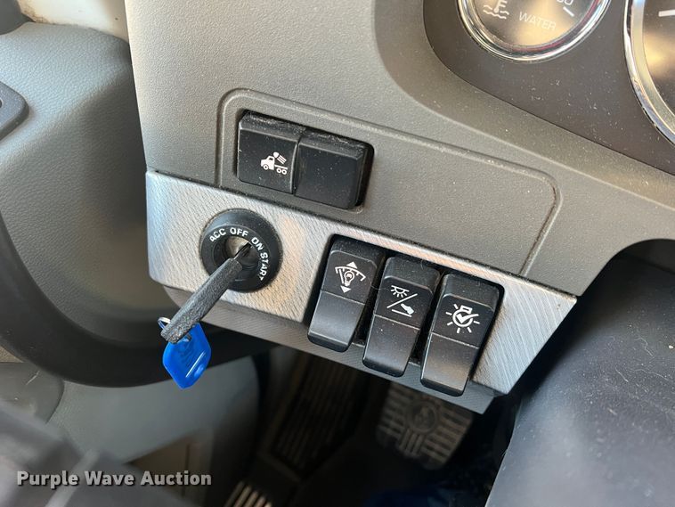 image for item MM9072 2015 Kenworth T680  semi truck