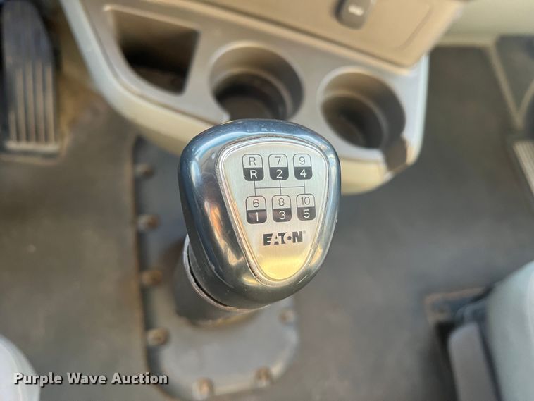 image for item MM9072 2015 Kenworth T680  semi truck