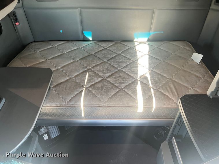 image for item MM9072 2015 Kenworth T680  semi truck